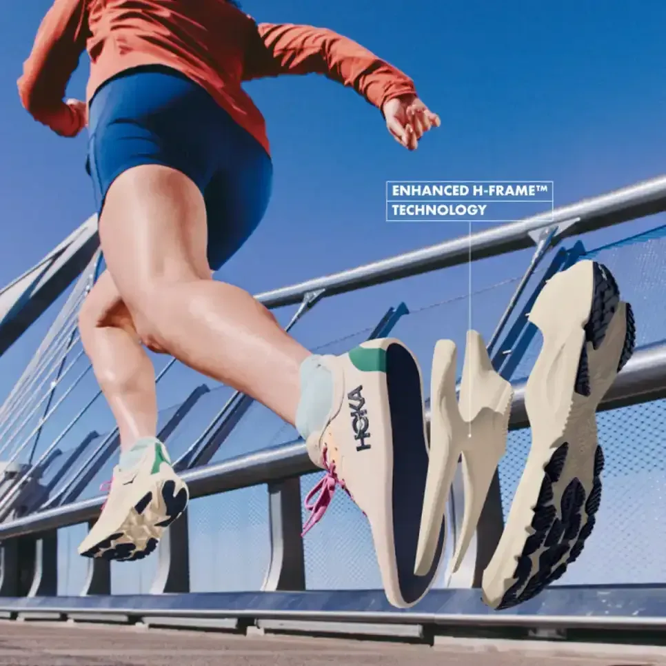 HOKA Arahi 8 Black White (Women's)